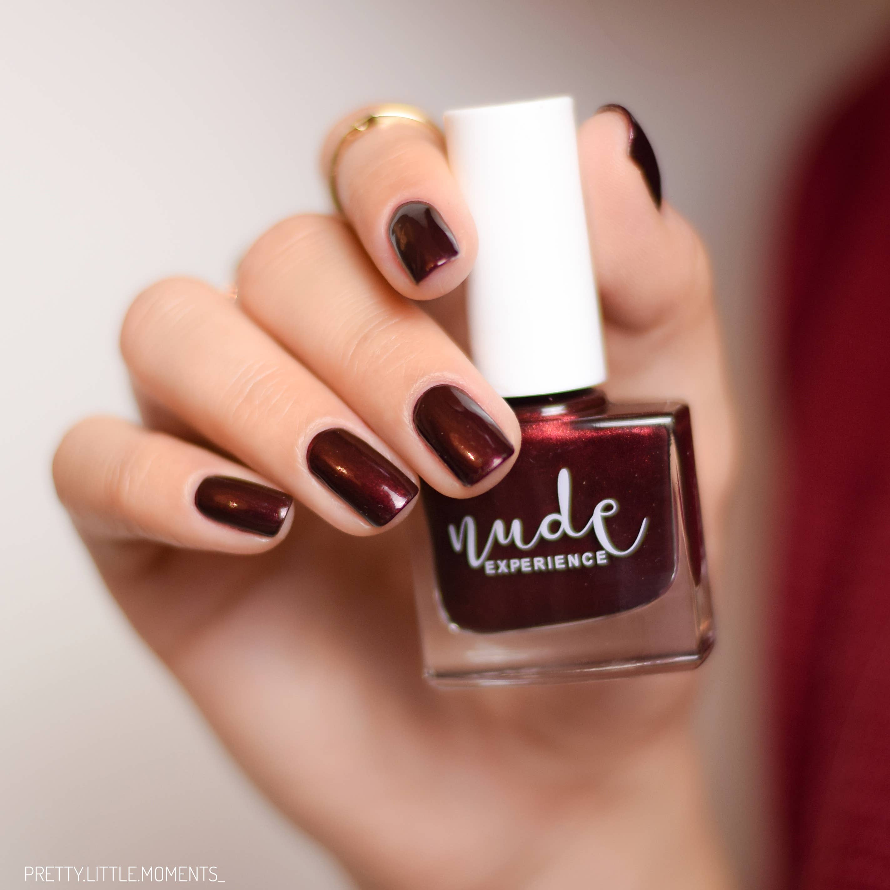 Nude Experience Nagellack – Scala | Perlendes Rot-Schwarz | Vegan